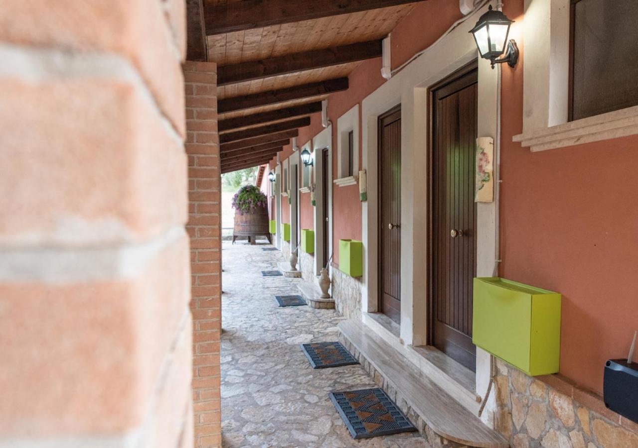 Il Sorgituro - Agriturismo Postiglione Exteriör bild